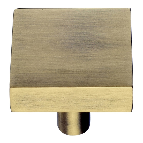 C3685 32-AT • 32 x 32 x 9 x 28mm • Antique Brass • Heritage Brass Square Design Cabinet Knob